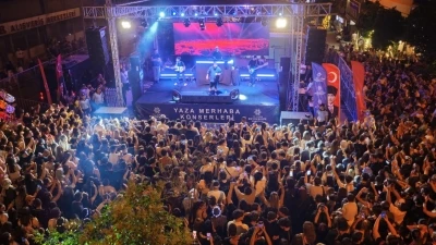 Nazillili vatandaşlar yaz konserinde buluştu