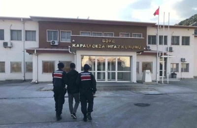 Aydın’da 35 aranan şahıs jandarmadan kaçamadı