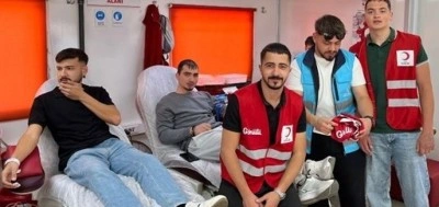 Aydın&rsquo;da g&ouml;n&uuml;ll&uuml; &ouml;ğrencilerden kan bağışı