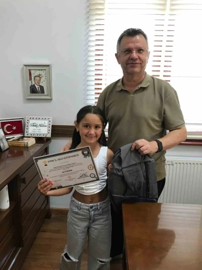 Aydın&rsquo;da minik k&uuml;t&uuml;phane kaşifleri belgelerini aldı