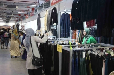 Aydın&rsquo;daki giyim festivali yoğun ilgi g&ouml;r&uuml;yor