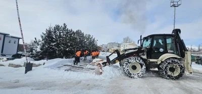 Aydıntepe&rsquo;de karla m&uuml;cadele il&ccedil;e genelinde devam ediyor