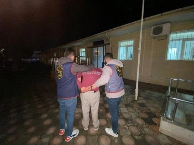 Ayvalık’ta jandarma ekipleri çeşitli suçlardan aranan 13 kişiyi yakaladı