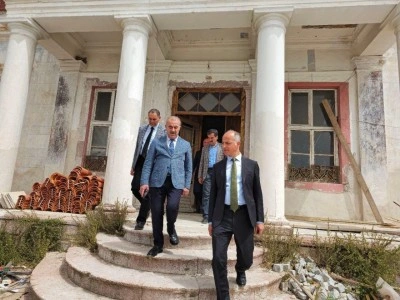 Ayvalık’ta Tarihi Kız Meslek Lisesi’nin restorasyonu sürüyor