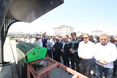 Aziziye’de Emrullah Akpunar’ın Annesine Vefa Dolu Veda