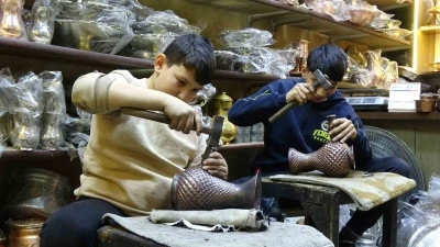 Babasından &ouml;ğrendiği mesleğini &ccedil;ocuklarına &ouml;ğretiyor