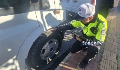 Bafra&rsquo;da kış lastiği denetimi: 59 servis kontrol edildi