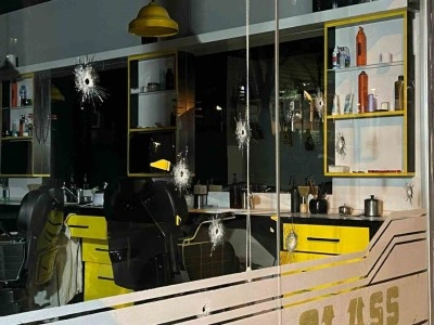 Bağcılar’da berber dükkanı kurşunlandı: 1 ağır yaralı