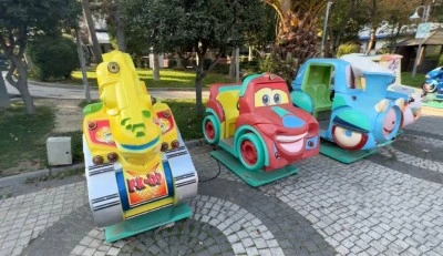 Bağcılar&rsquo;da Plevne Parkında oynayan 4 &ccedil;ocuk, elektrik akımına kapıldı