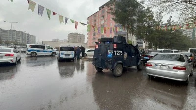 Bağlar&rsquo;da Esnaf Kavgası Kanlı Bitti: 3 Yaralı, 2 G&ouml;zaltı