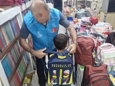 Bağlar'da İhtiyaç Sahibi Öğrencilere Kırtasiye Desteği