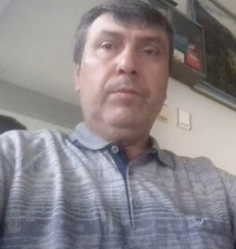 Bahçede ilaçlama yaparken devrilen traktörün altında kalan sürücü hayatını kaybetti