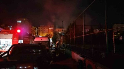 Bahçelievler’de oto tamirhanede korkutan yangın: Çok sayıda araç kullanılamaz hale geldi