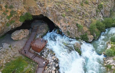 Bah&ccedil;esaray&rsquo;da g&uuml;r akan sular yaban hayatına can veriyor