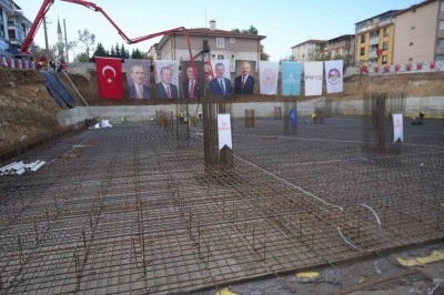 Bakan Bak: "T&uuml;rkiye şu anda spor tesisi devrimi yaşıyor"