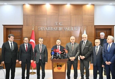 Bakan G&uuml;rlek Diyarbakır&rsquo;da &ouml;nemli A&ccedil;ıklamalar Yaptı