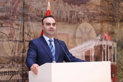 Bakan Kacır, Cumhurbaşkanlığı Dolmabahçe Ofisi’nde İtalyan Bakan Urso ile görüştü