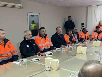 Bakan Uraloğlu’dan Gaziosmanpaşa’da karla mücadele bilgilendirmesi