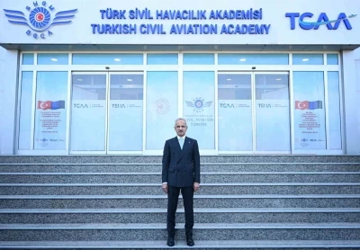 Bakan Uraloğlu: "2030 yılı hedefimiz s&uuml;rd&uuml;r&uuml;lebilir havacılık yakıtı ile karbondioksit emisyonunu y&uuml;zde 5 oranında azaltmaktır