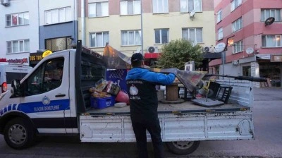 Balıkesir&rsquo;de zabıtadan kaldırım işgaline sıkı denetim