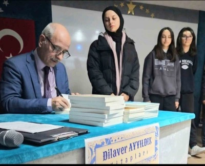 Balıkesirli &ouml;ğretmen yazar Dilaver Ayyıldız&rsquo;dan &ccedil;ocuklara şiir kitabı