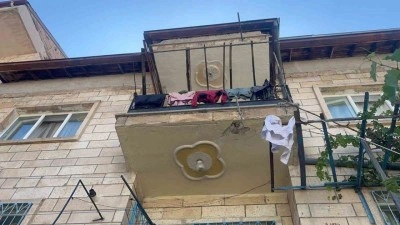 Balkondan düşen çocuk öldü