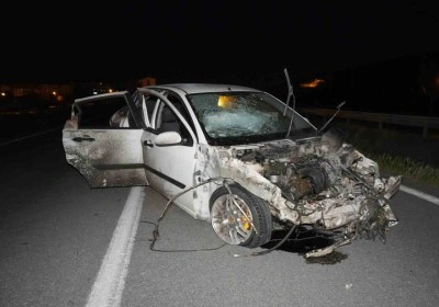 Bariyerlere çarpan araçtan fırladı: Kimliği belirsiz kişi olay yerinde can verdi