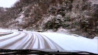 Bartın’da kar haberine giden gazeteci canlı yayında kaza yaptı