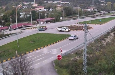 Bartın&rsquo;da kaza anı g&uuml;venlik kamerasında