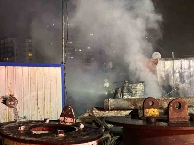 Başakşehir’de tamir atölyesinde çıkan yangın söndürüldü