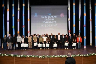 Başiskele&rsquo;de 1219 &ouml;ğrenciye YKS soru bankası desteği