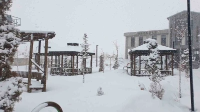 Başkale&rsquo;de kar yağışı