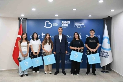 LGS birincilerini makamında ağırladı
