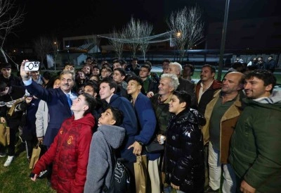 Başkan Alemdar Erenler’de gençlerle buluştu