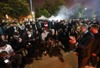 Başkan Alemdar ve Rekt&ouml;r Al, vize haftası &ouml;ncesi &ouml;ğrencilerle buluştu