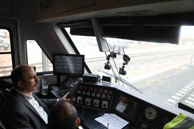 Başkan Altay şehri demir ağlarla örecek projeleri basınla birlikte inceledi