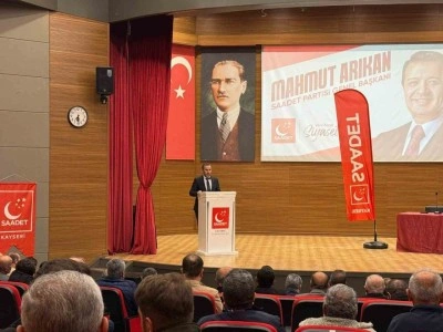 Başkan Altun&rsquo;dan Davutoğlu&rsquo;na sert eleştiri: "Siyaset hatıralar alb&uuml;m&uuml; değildir"