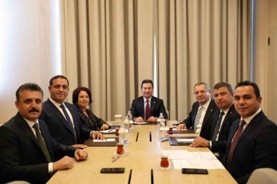 Başkan Aras: "Bizler g&uuml;n&uuml; kurtaran değil, yarını kuran işler i&ccedil;in &ccedil;alışacağız"