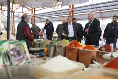 Başkan Balaban Laleli&rsquo;de pazarcılarla buluştu