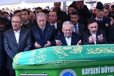 Başkan B&uuml;y&uuml;kkılı&ccedil;ın ağabeyi Ramazan B&uuml;y&uuml;kkılı&ccedil; toprağa verildi