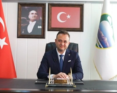 Başkan Dere; "Gece g&uuml;nd&uuml;z demeden emek veren t&uuml;m &ouml;ğretmenlerimizi kutluyorum"