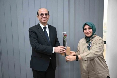 Başkan Ge&ccedil;it, eğitimin kahramanlarını unutmadı