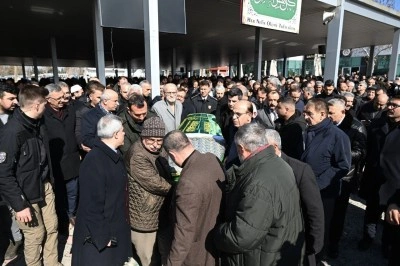 Başkan Geçit’in annesi dualarla son yolculuğuna uğurlandı