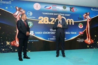 Başkan G&uuml;lpınar&rsquo;a yılın en şeffaf belediye başkanı &ouml;d&uuml;l&uuml;