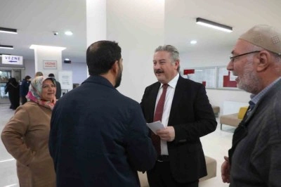 Başkan Palancıoğlu veznede emlak vergisini &ouml;dedi