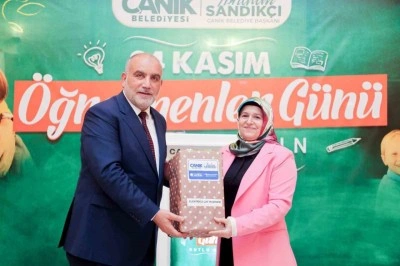 Başkan Sandık&ccedil;ı&rsquo;dan &ouml;ğretmenlere g&uuml;neydoğu s&uuml;rprizi