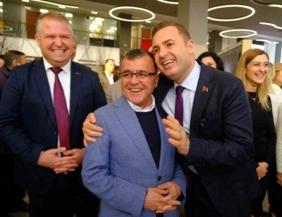 Başkan Şehirli, canlı yayında Altıeylül’ü anlattı