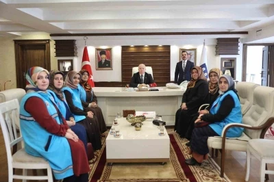Başkan Sekmen: Hayırlı hizmetlerin her zaman destek&ccedil;isiyiz