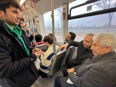 Başkan Yal&ccedil;ın meclis toplantısına tramvayla gitti