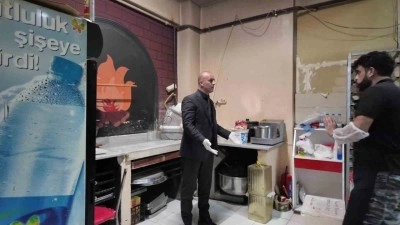 Başkan yardımcısının ani denetimi hijyensizliği ortaya &ccedil;ıkardı: "Burası pislik i&ccedil;inde"